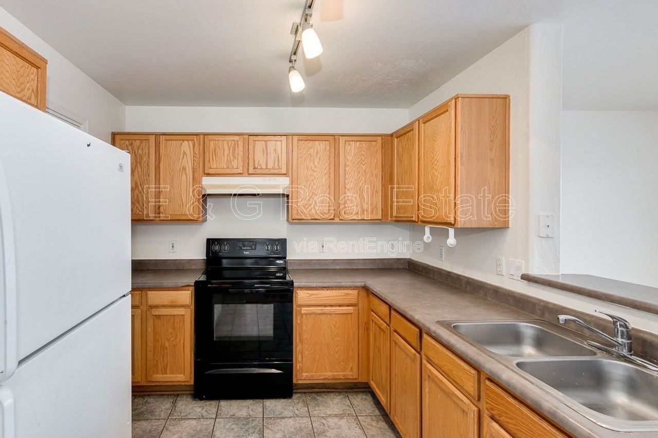 4432 N 113th Dr - Photo 5 of 16