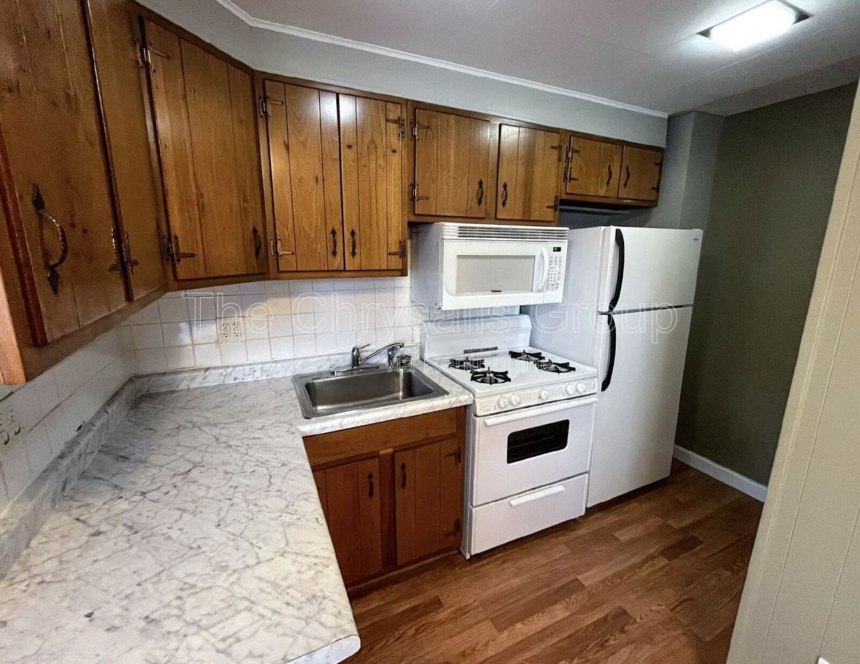 1400 Kansas St #A - Photo 3 of 15