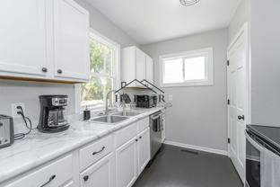 524 10th St Se - Photo 1 of 1