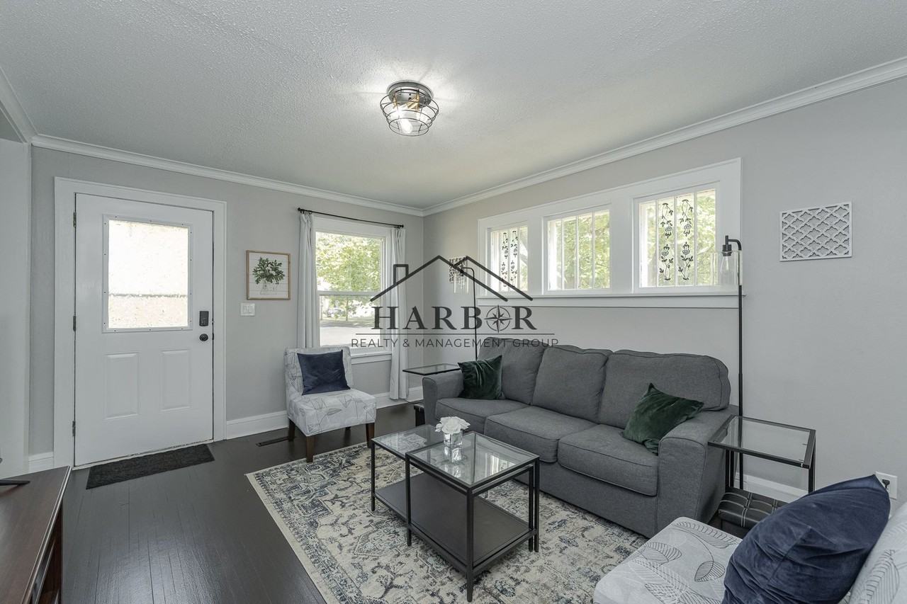 524 10th St Se - Photo 4 of 23