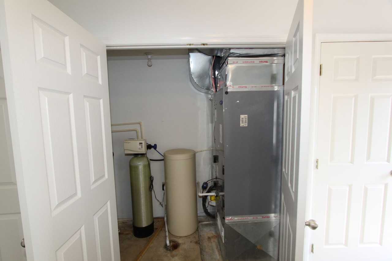 57 Battalion Ct - Photo 7 of 23