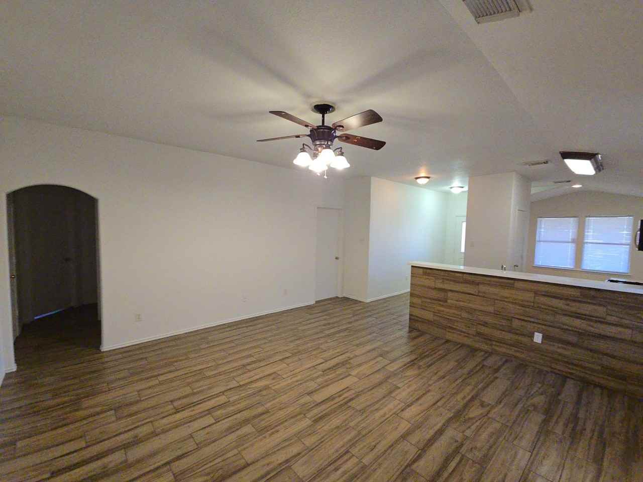 5006 Mill Creek Dr - Photo 4 of 31