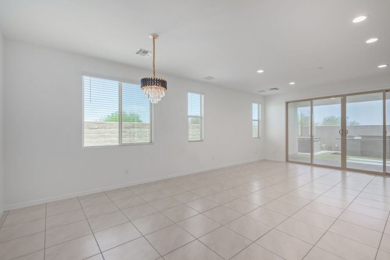 4345 N 196th Ave - Photo 4 of 34