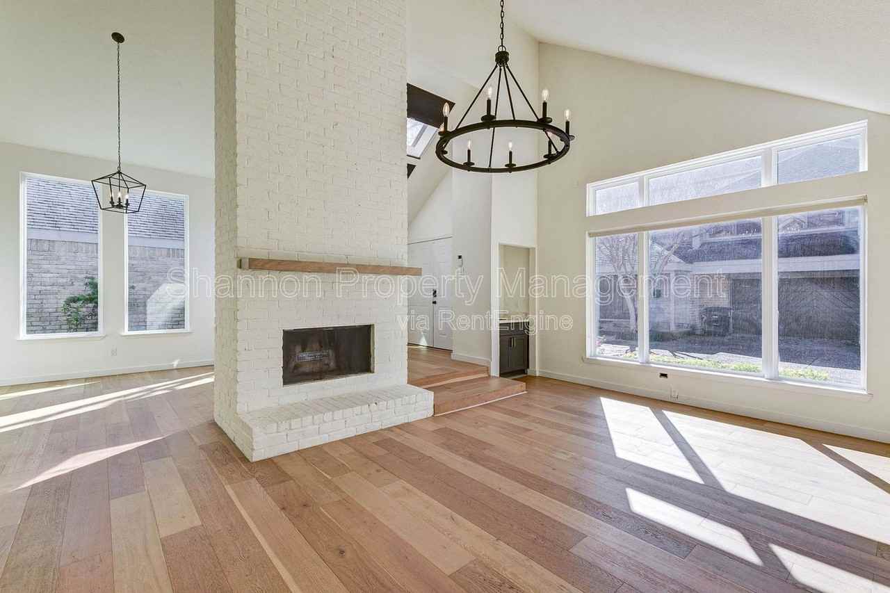 5103 Austin St - Photo 6 of 38