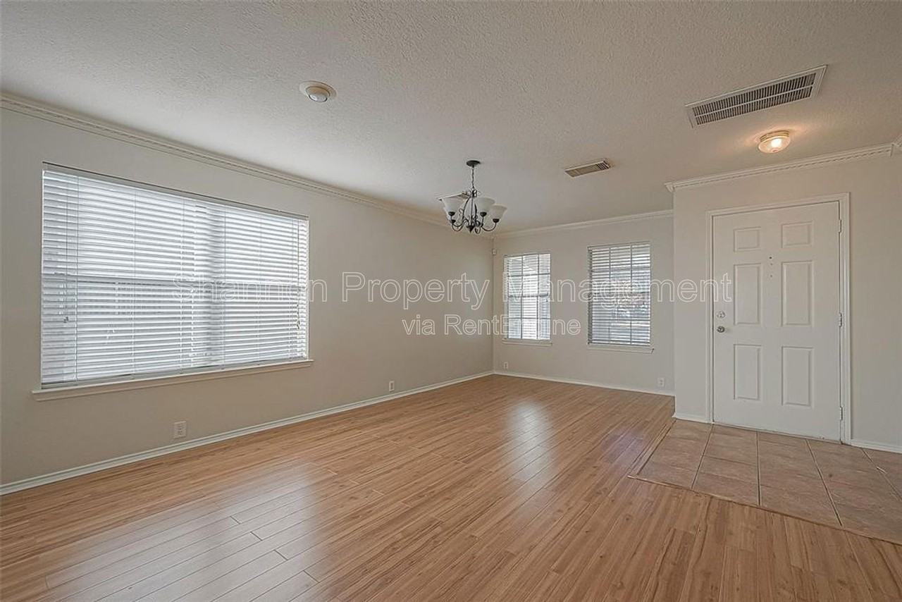 6835 Brighton Hill Ln - Photo 5 of 31