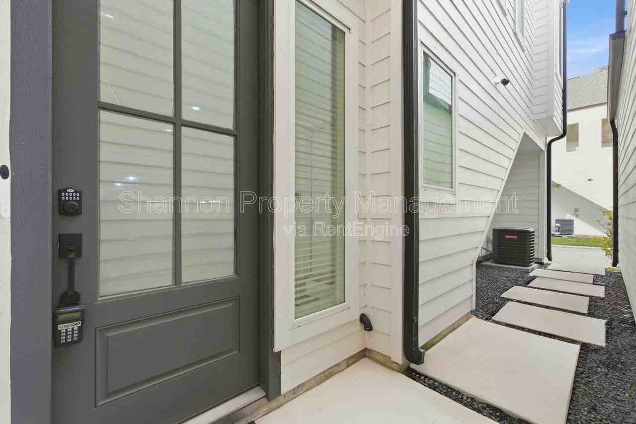 4605 Lavatera St - Photo 5 of 41