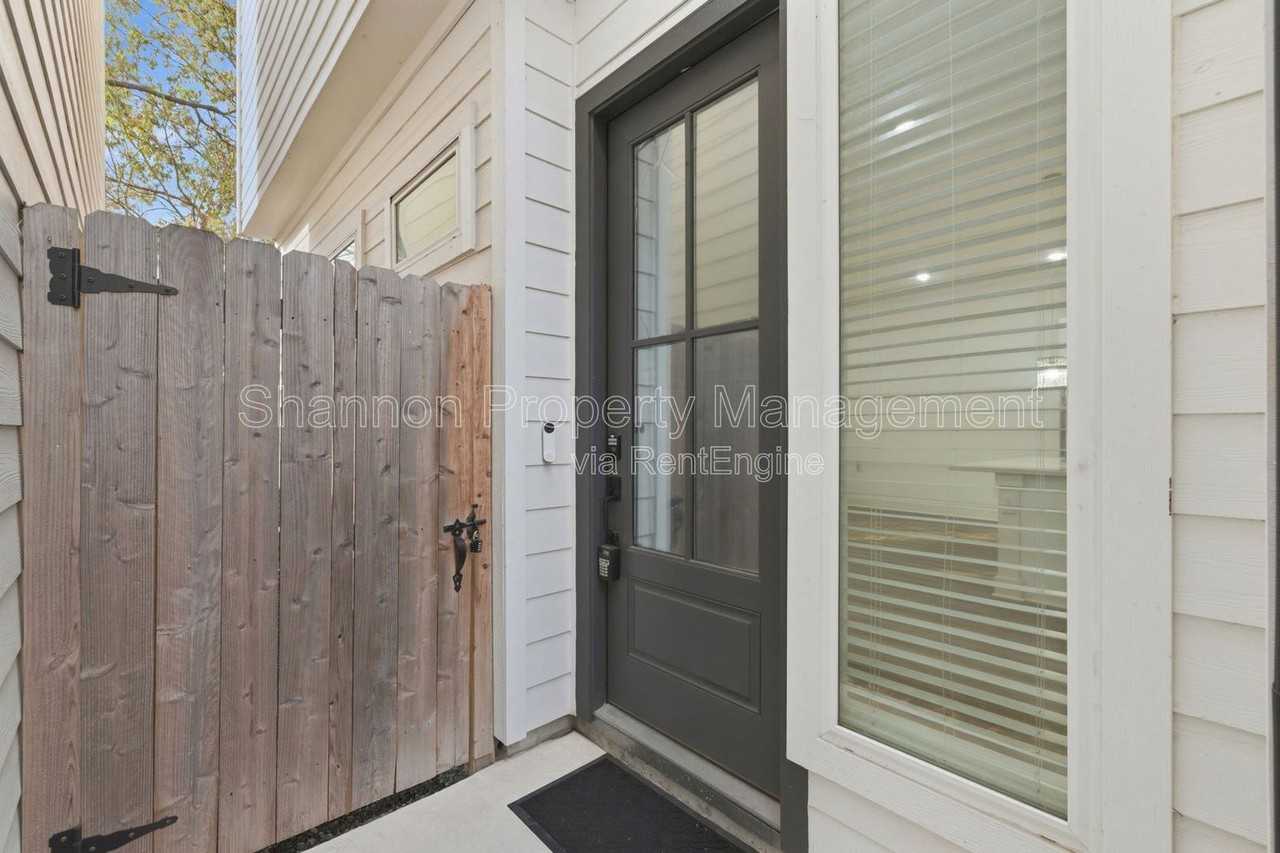 4605 Lavatera St - Photo 6 of 41