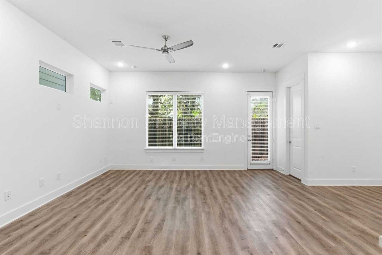 4605 Lavatera St - Photo 5 of 24