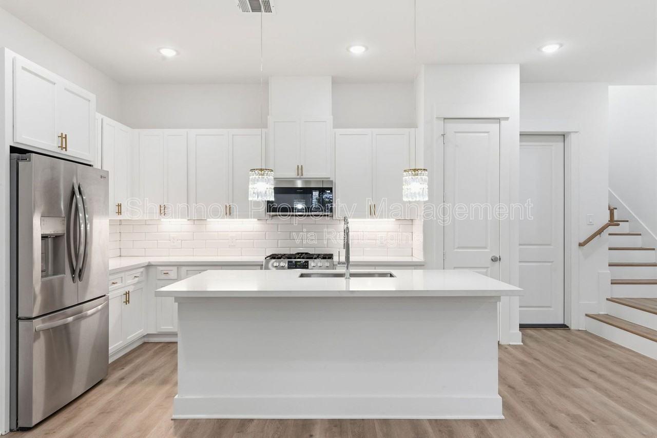 4605 Lavatera St - Photo 7 of 24