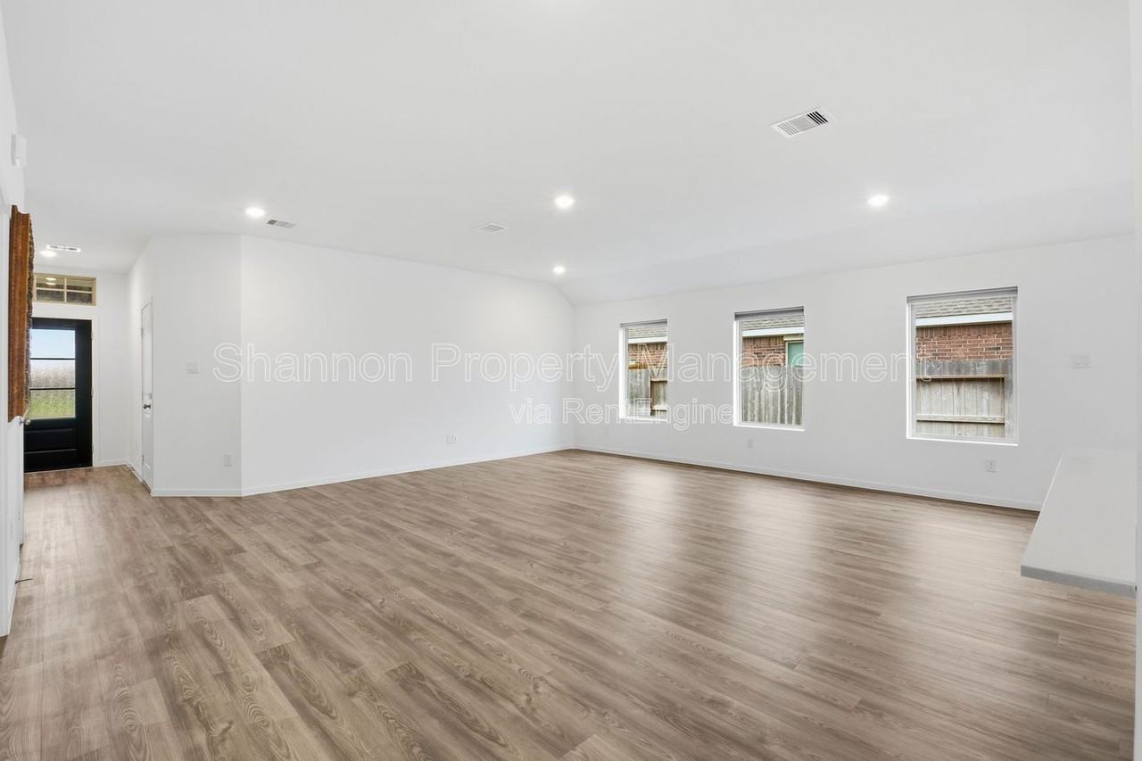 5434 Still Meadow Ln - Photo 6 of 36