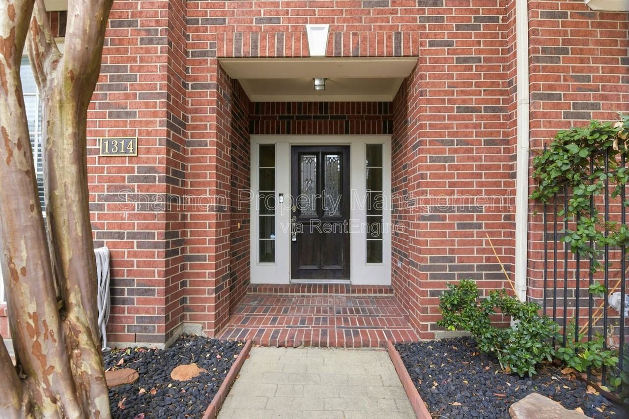 1314 W Webster St - Photo 6 of 26