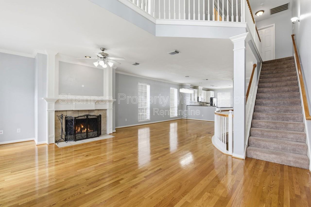 1314 W Webster St - Photo 5 of 31