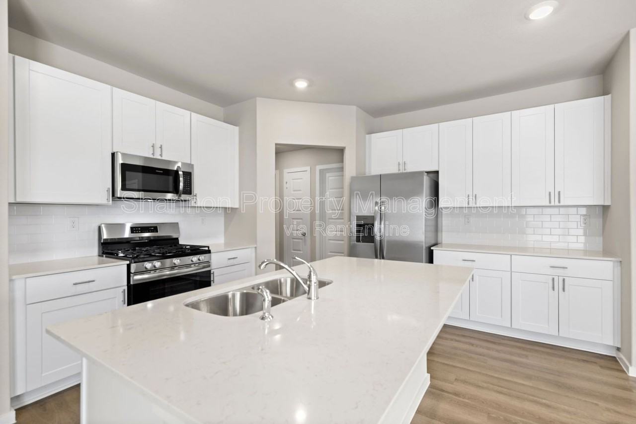 166 Sterling River Ln - Photo 5 of 28