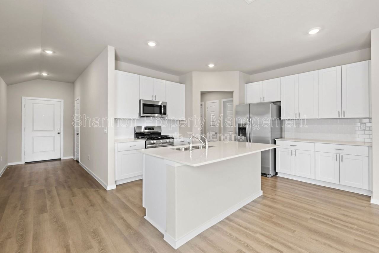 166 Sterling River Ln - Photo 7 of 28