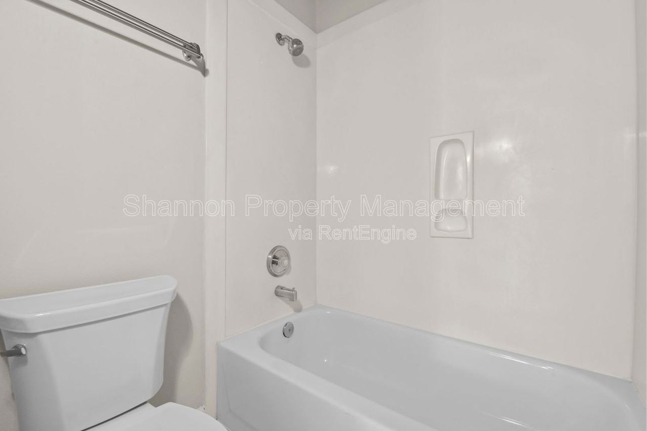 5343 Kiam St - Photo 6 of 37