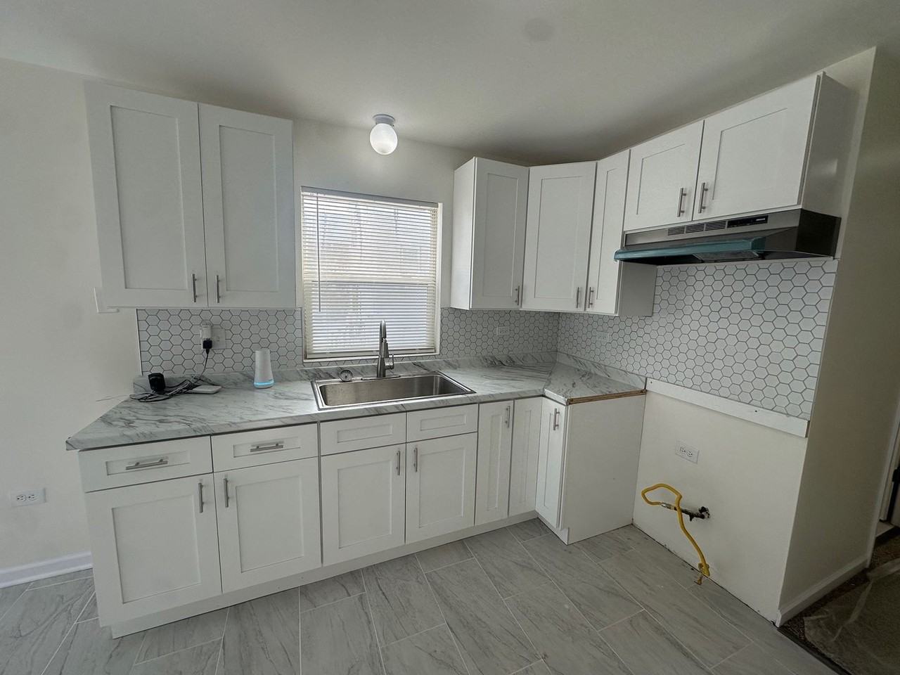 12327 S Parnell Ave - Photo 3 of 11