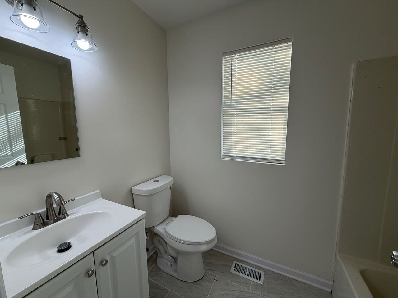 12327 S Parnell Ave - Photo 6 of 11