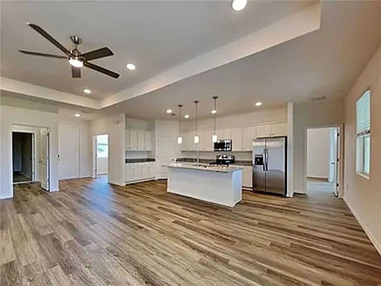 25126 Alcazar Dr - Photo 2 of 10