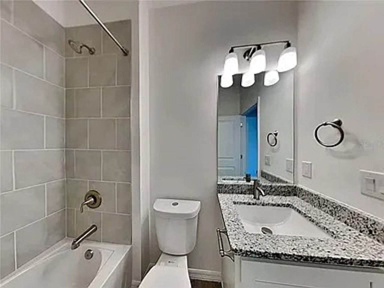 25126 Alcazar Dr - Photo 4 of 10