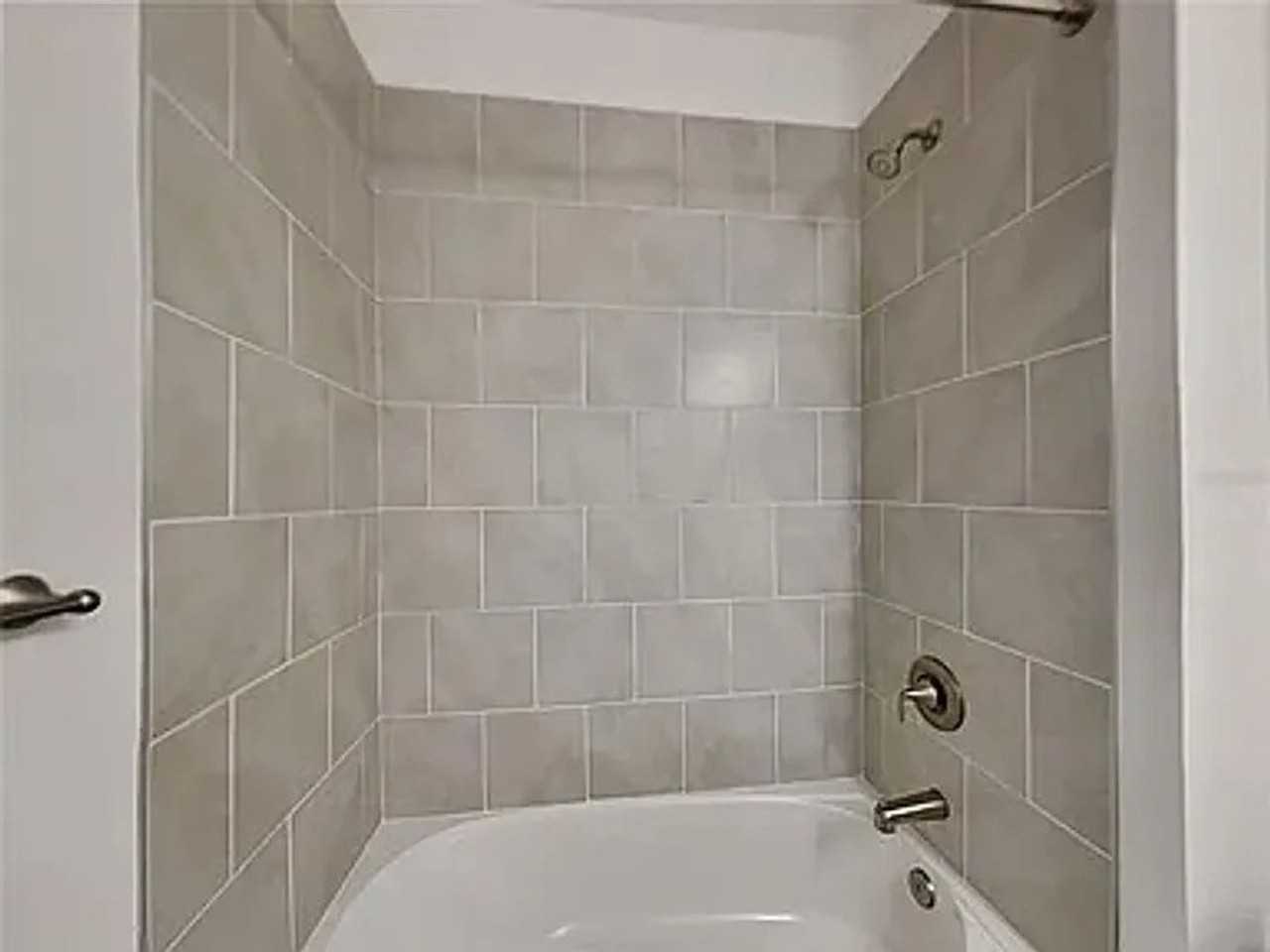 25126 Alcazar Dr - Photo 5 of 10
