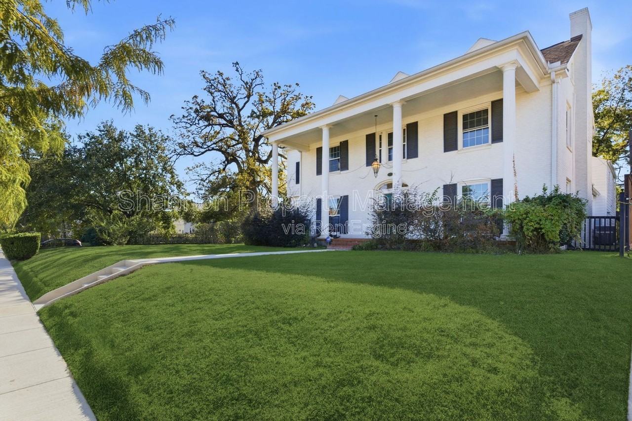 6666 Fairfield St - Photo 2 of 50