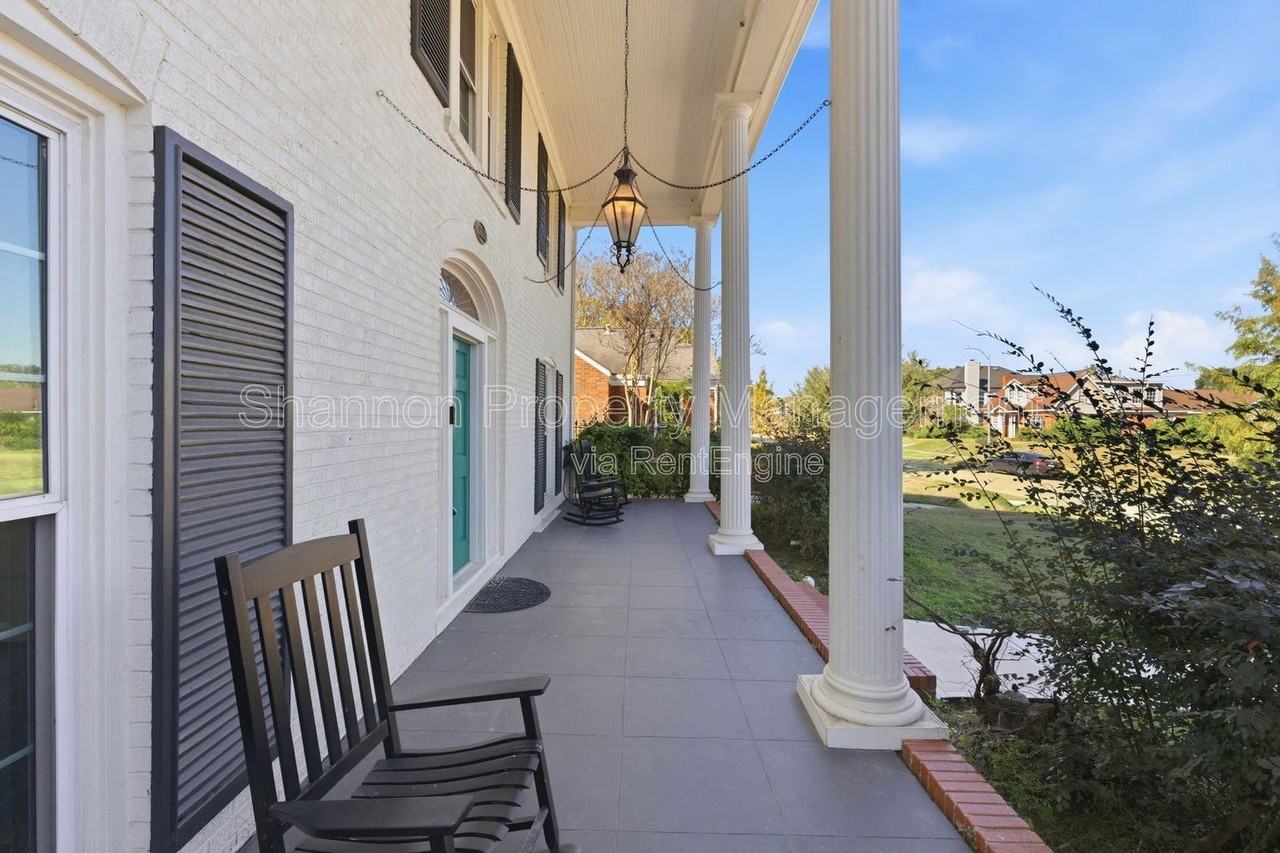 6666 Fairfield St - Photo 5 of 50