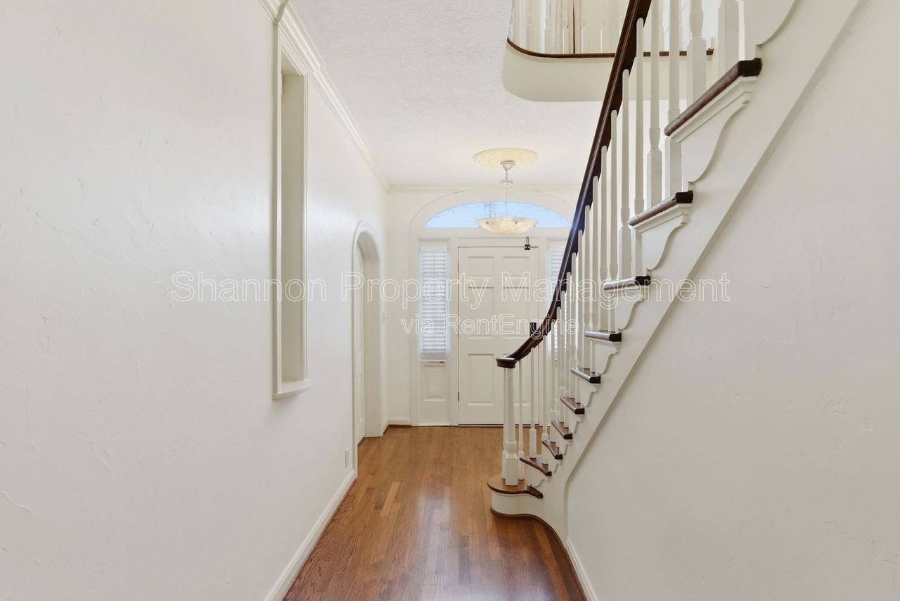 6666 Fairfield St - Photo 7 of 50