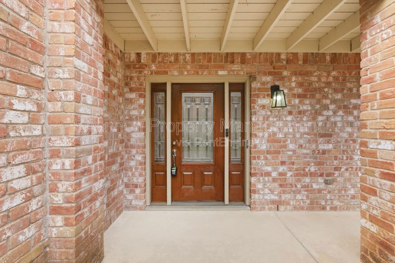 12635 Ivyforest Dr - Photo 2 of 42