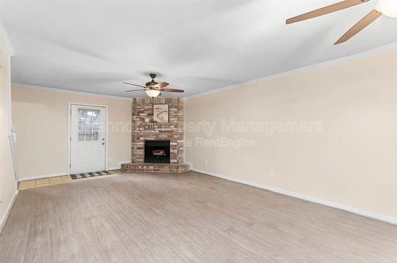 2053 Country Village Blvd #B - Photo 5 of 23