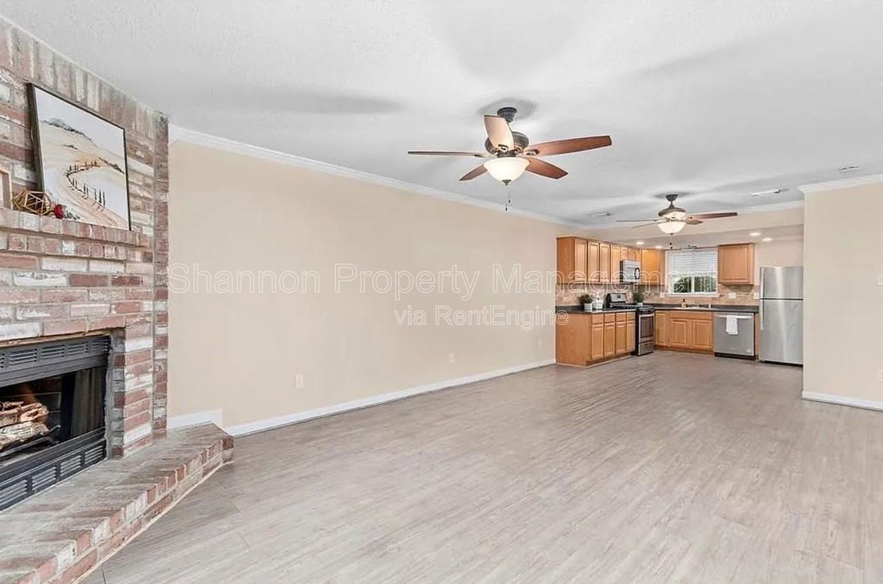 2053 Country Village Blvd #B - Photo 7 of 23