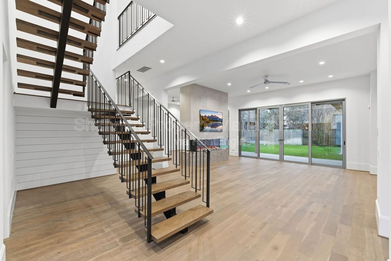 6273 Piping Rock Ln - Photo 7 of 50