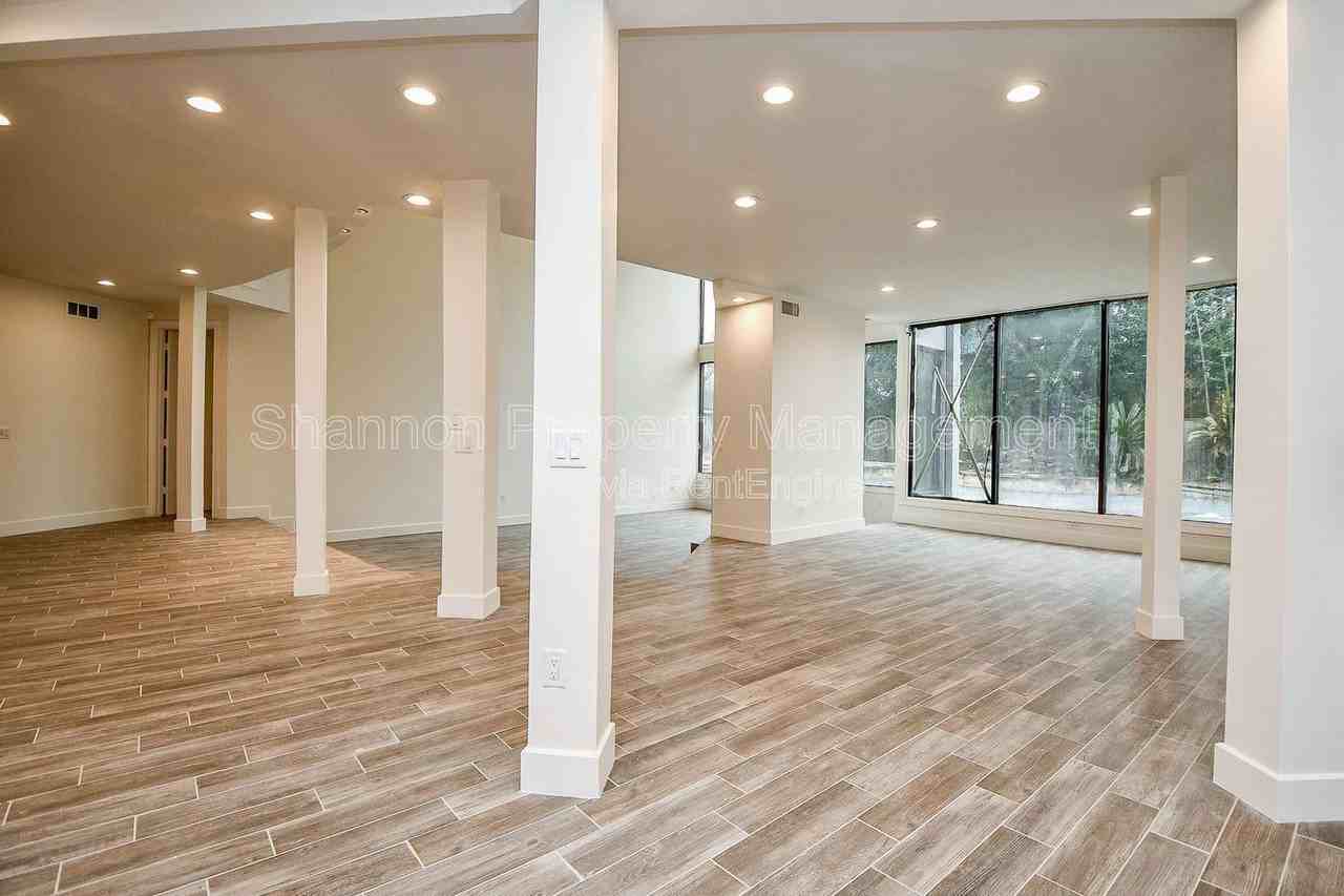 8115 Fondren Lake Dr - Photo 4 of 13