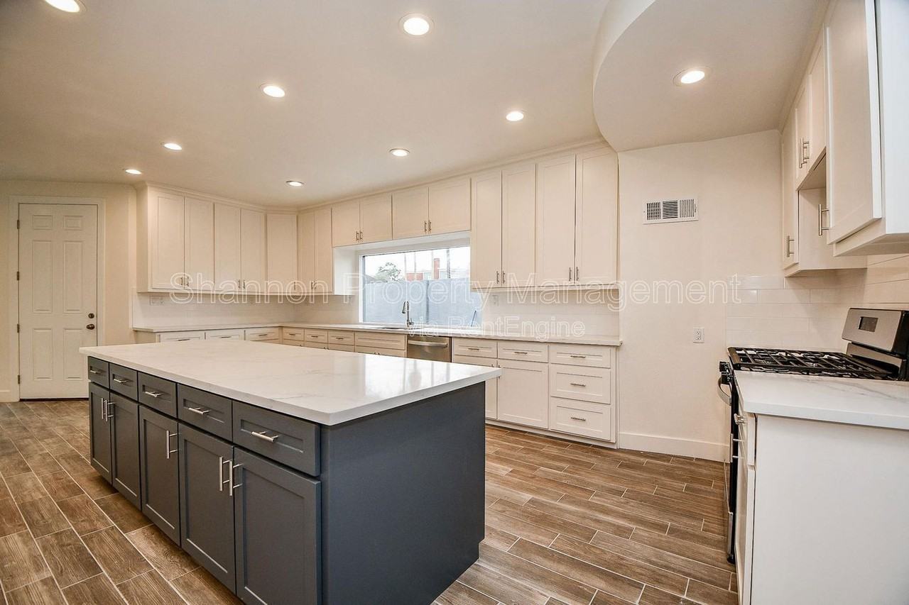 8115 Fondren Lake Dr - Photo 5 of 13