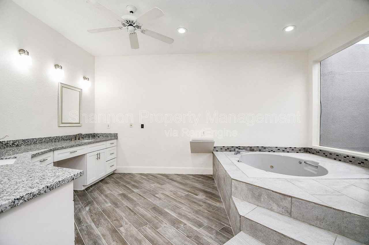 8115 Fondren Lake Dr - Photo 7 of 13