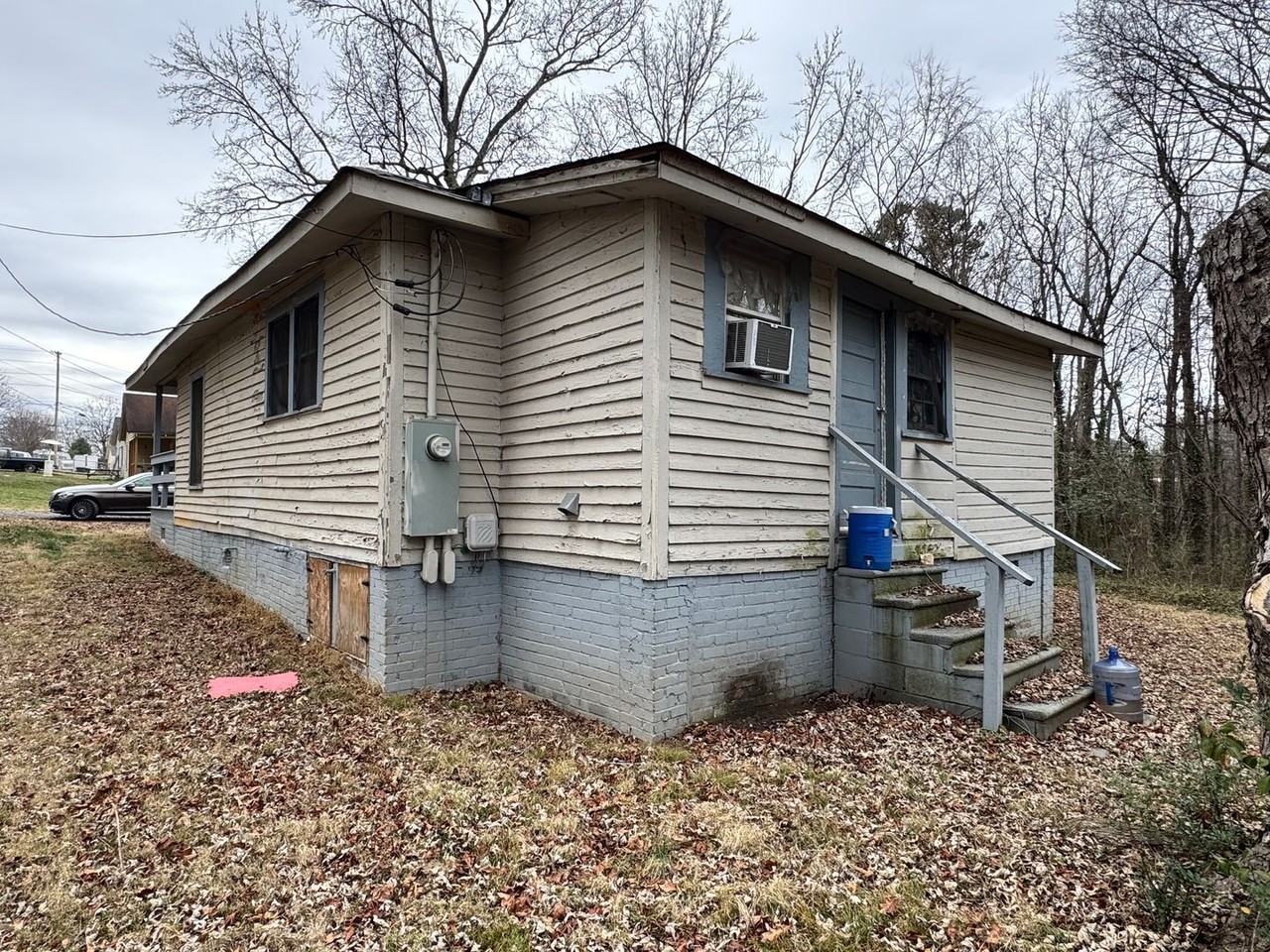 211 Duke St - Photo 3 of 21