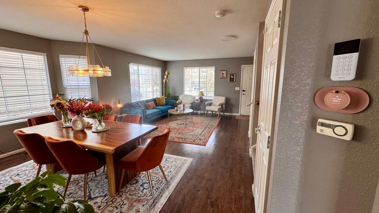 2208 Buttercup St - Photo 2 of 31