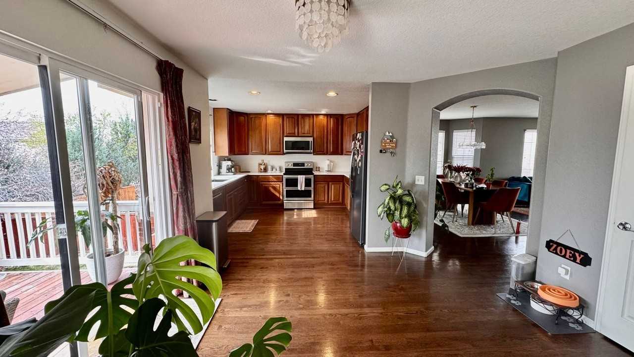 2208 Buttercup St - Photo 5 of 31