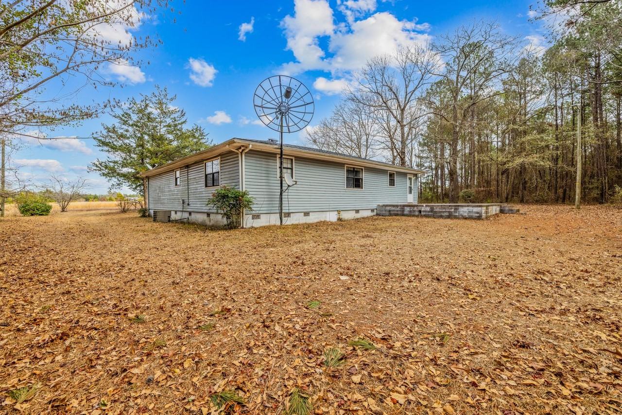 1709 Sandy Run Rd - Photo 3 of 33