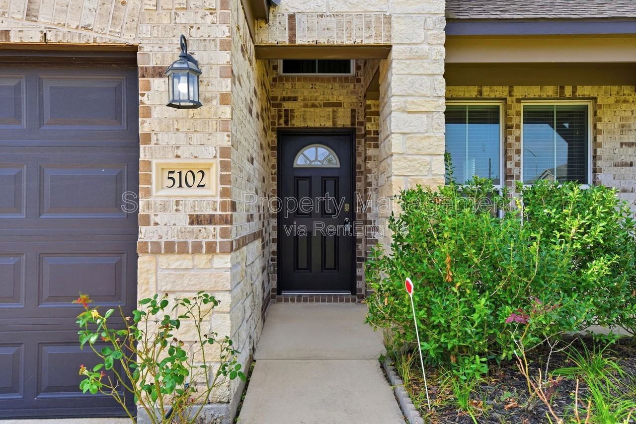 5102 Brookshire Pass Dr - Photo 4 of 29