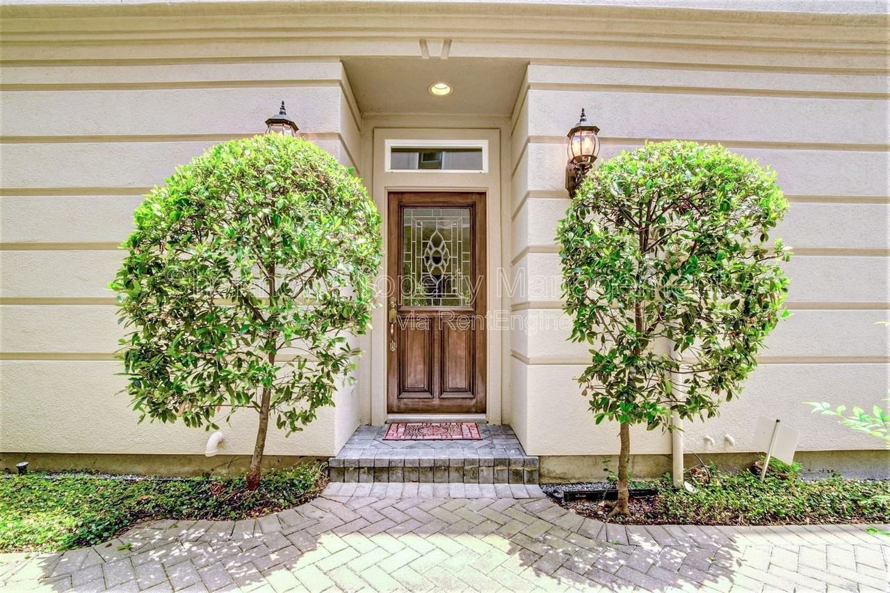 1515 Hyde Park Blvd #32 - Photo 2 of 25