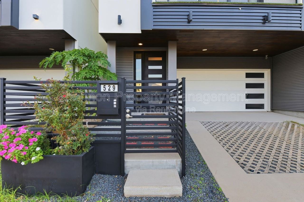 529 Memorial Heights Dr - Photo 5 of 43