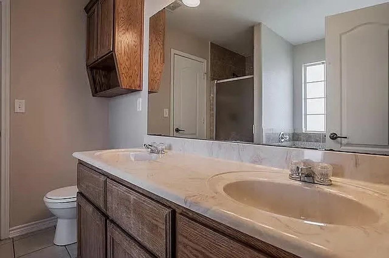 3710 Dewitt County Ct - Photo 7 of 15