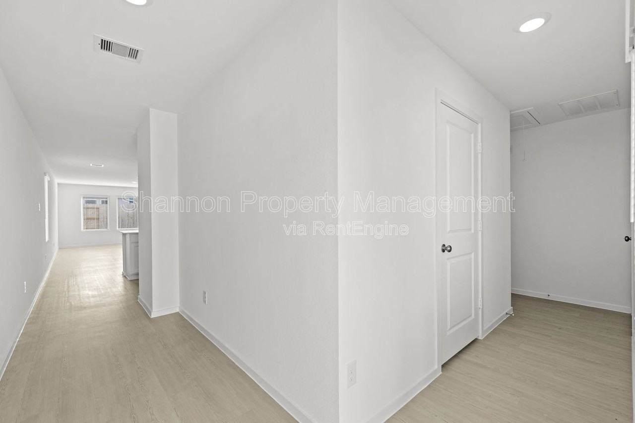 214 Farray Forest Ln - Photo 4 of 26