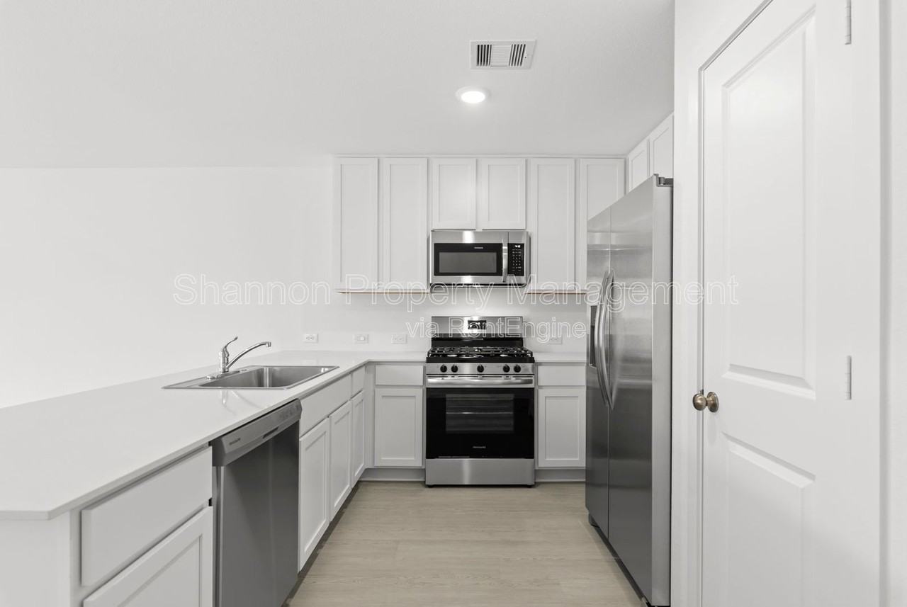 214 Farray Forest Ln - Photo 5 of 26