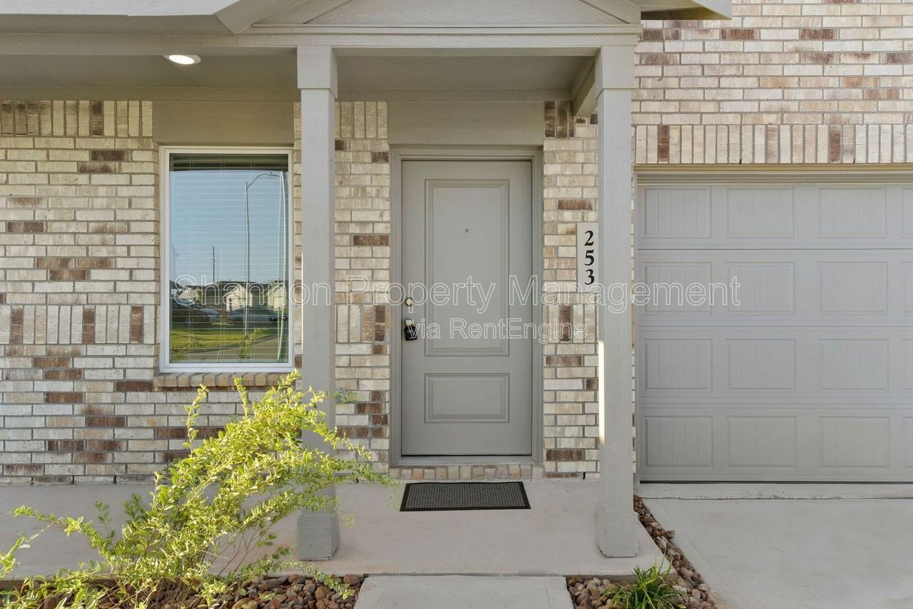 253 Douglas Hills Dr - Photo 4 of 30