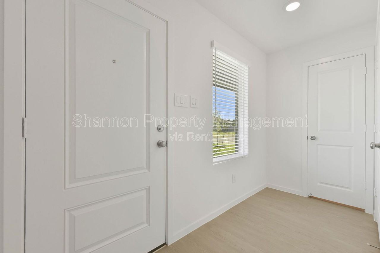 253 Douglas Hills Dr - Photo 5 of 30