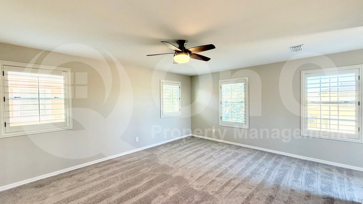 3543 E Wayland Dr - Photo 5 of 24