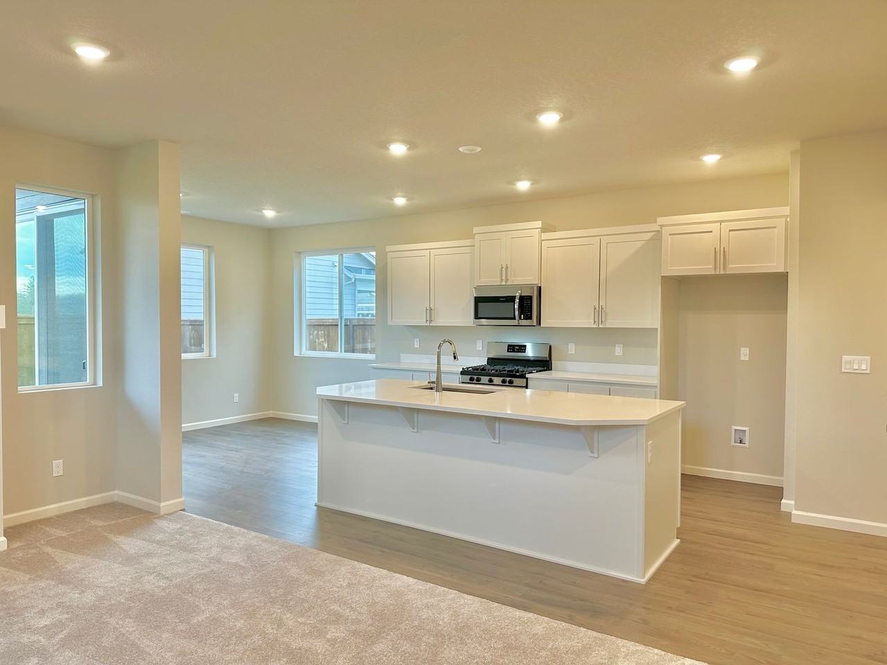 6157 Savannah St Se - Photo 4 of 35