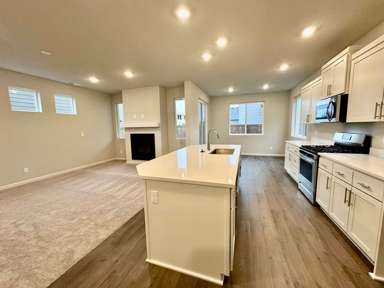 6157 Savannah St Se - Photo 5 of 35