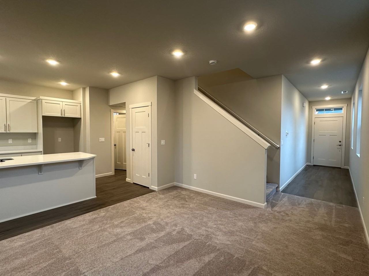 6157 Savannah St Se - Photo 6 of 35